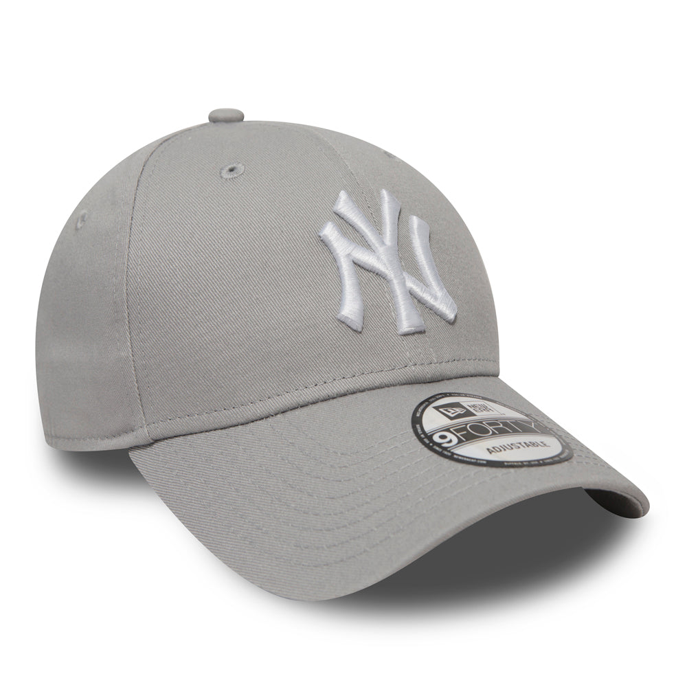 New Era MLB New York Yankees 9FORTY Cap - Cap On