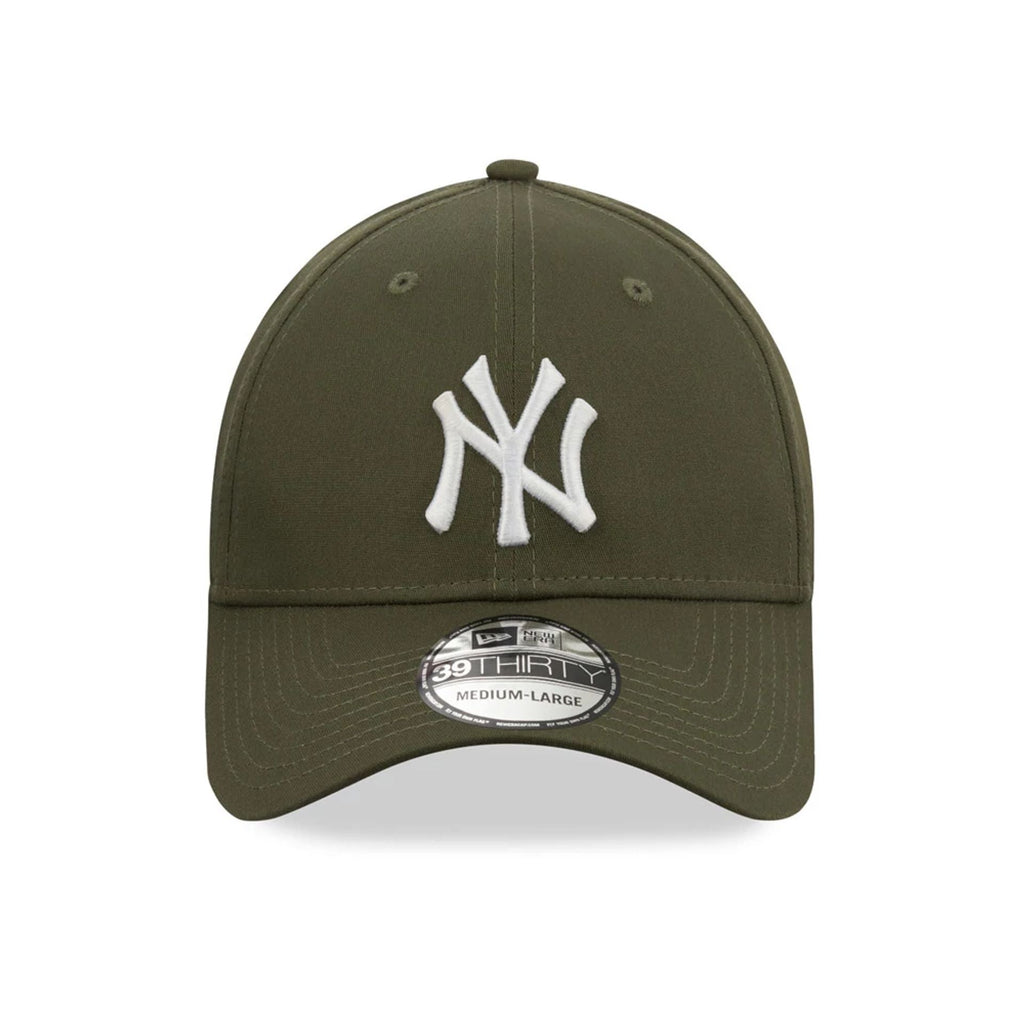 New Era New York Yankees Khaki 39THIRTY Cap - Cap On