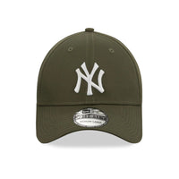 New Era New York Yankees Khaki 39THIRTY Cap - Cap On