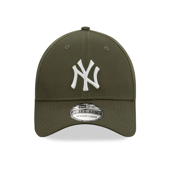 New Era New York Yankees Khaki 39THIRTY Cap - Cap On