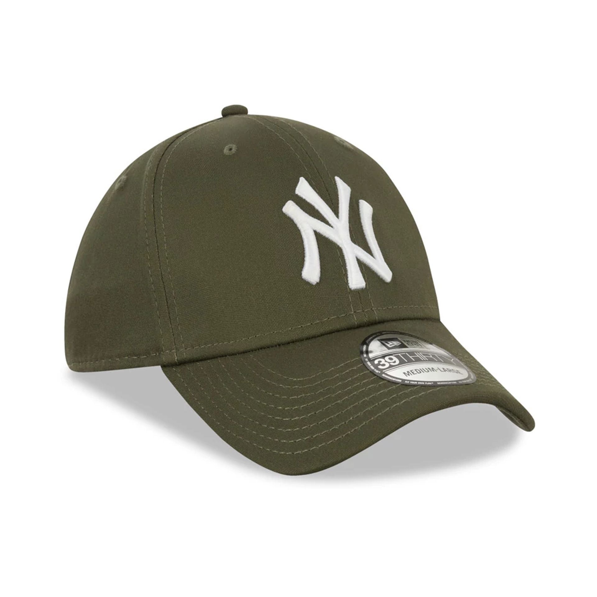 New Era New York Yankees Khaki 39THIRTY Cap - Cap On