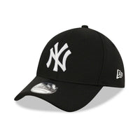 New Era New York Yankees Black 39THIRTY Cap - Cap On