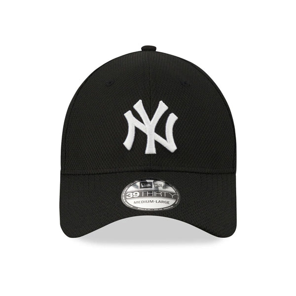 New Era New York Yankees Black 39THIRTY Cap - Cap On