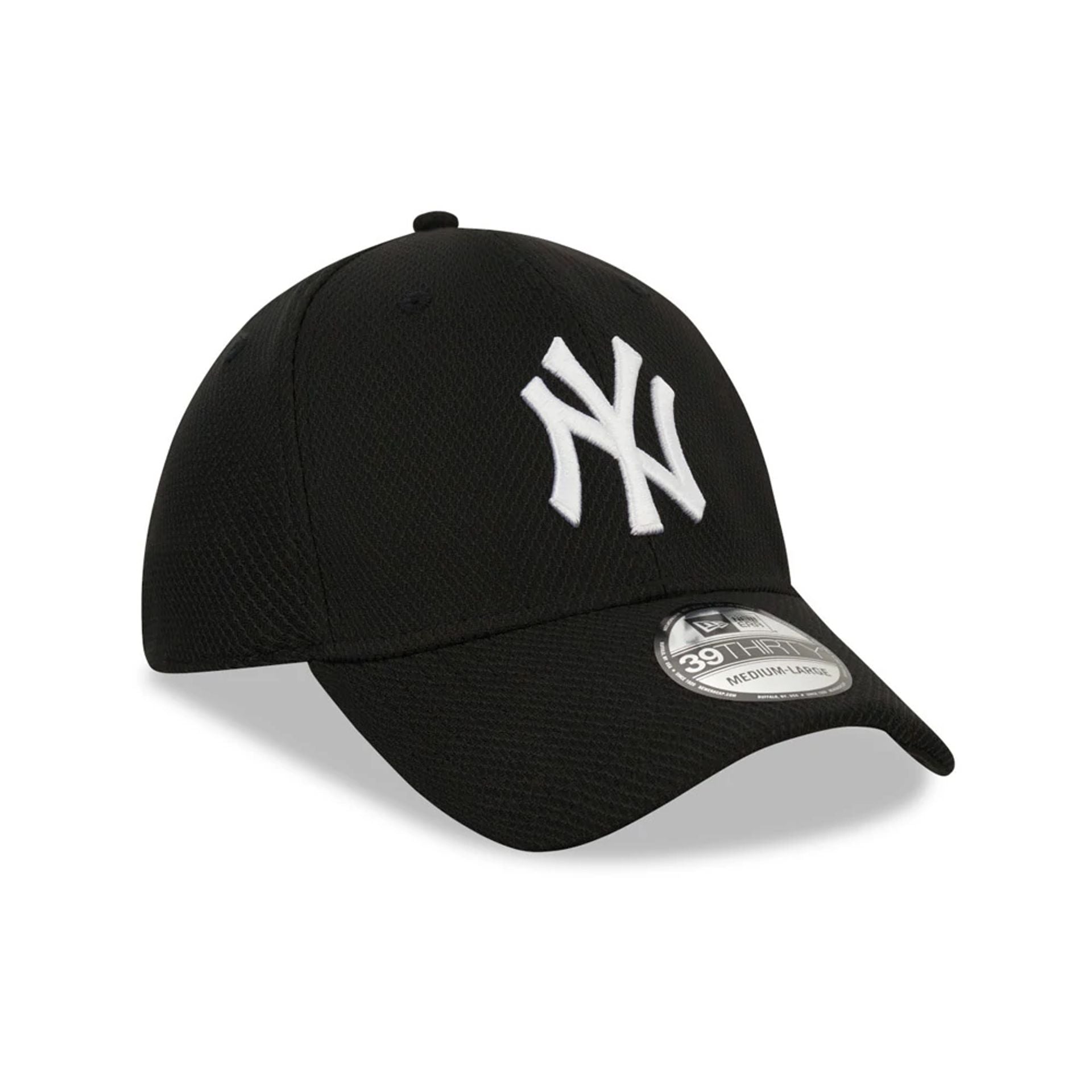New Era New York Yankees Black 39THIRTY Cap - Cap On