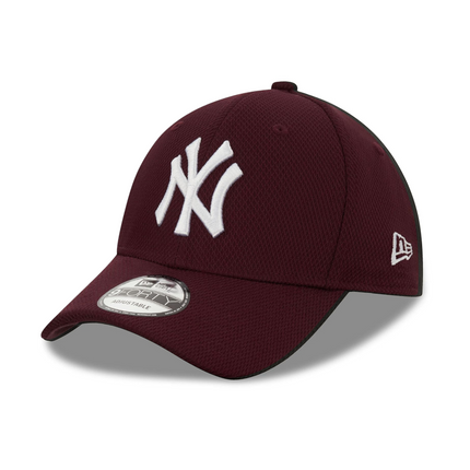 New Era New York Yankees 9FORTY Diamond Burgundy Adjustable Cap League Essential - Cap On