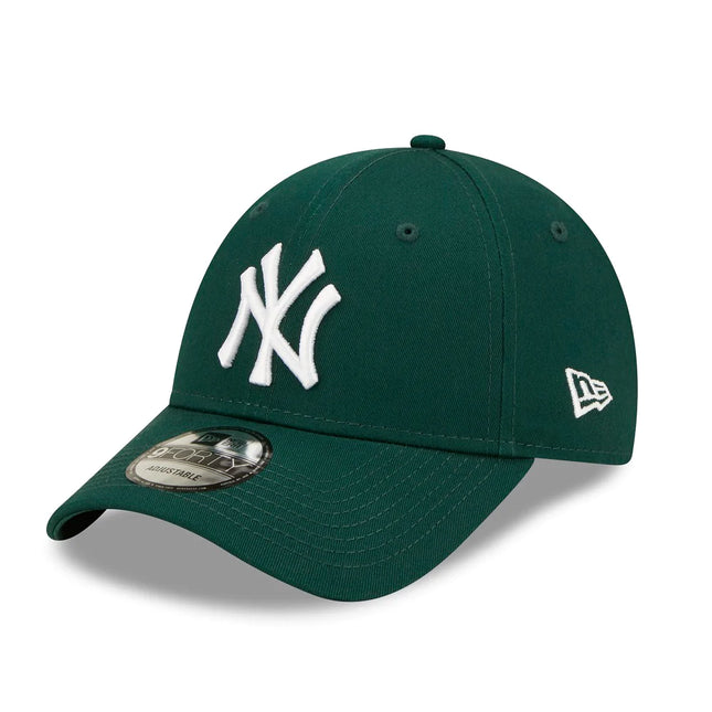 New Era New York Yankees 9FORTY League Essential Green Cap - Cap On