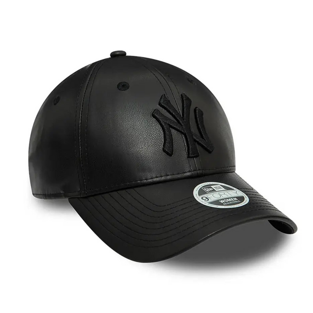 New Era New York Yankees Leather Black 9FORTY Adjustable Cap - Cap On