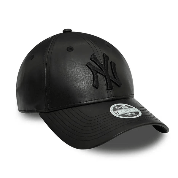 New Era New York Yankees Leather Black 9FORTY Adjustable Cap - Cap On