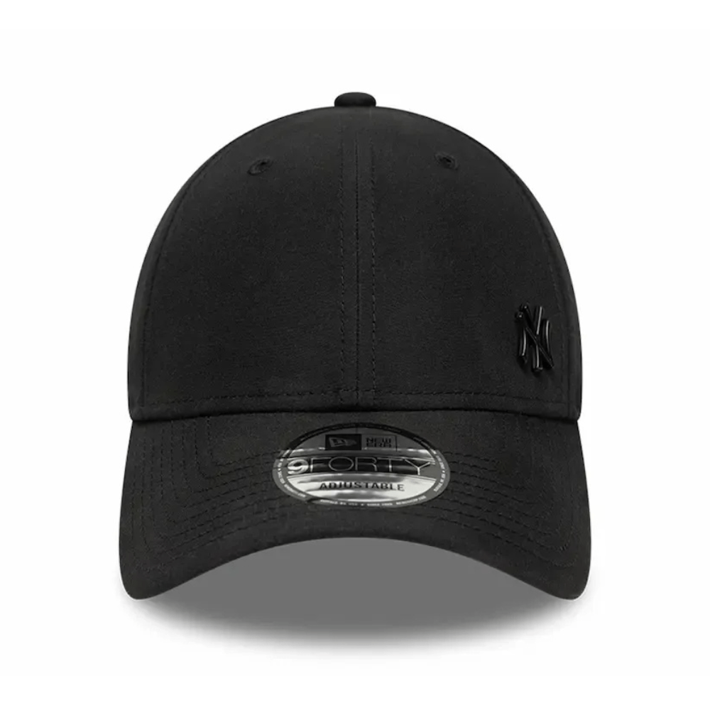 New York Yankees MLB Tonal Flawless Black 9FORTY Adjustable Cap - Cap On Front