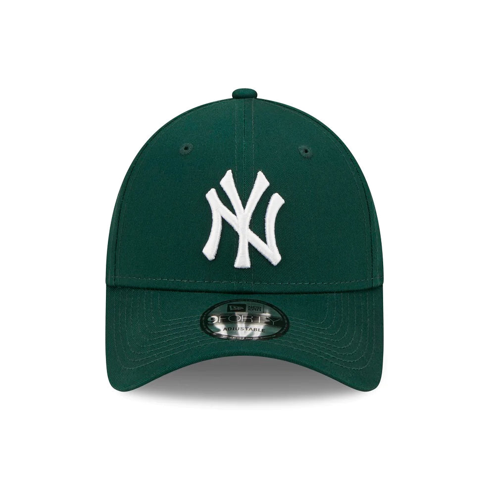 New Era New York Yankees 9FORTY League Essential Green Cap - Cap On