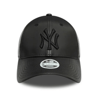 New Era New York Yankees Leather Black 9FORTY Adjustable Cap - Cap On