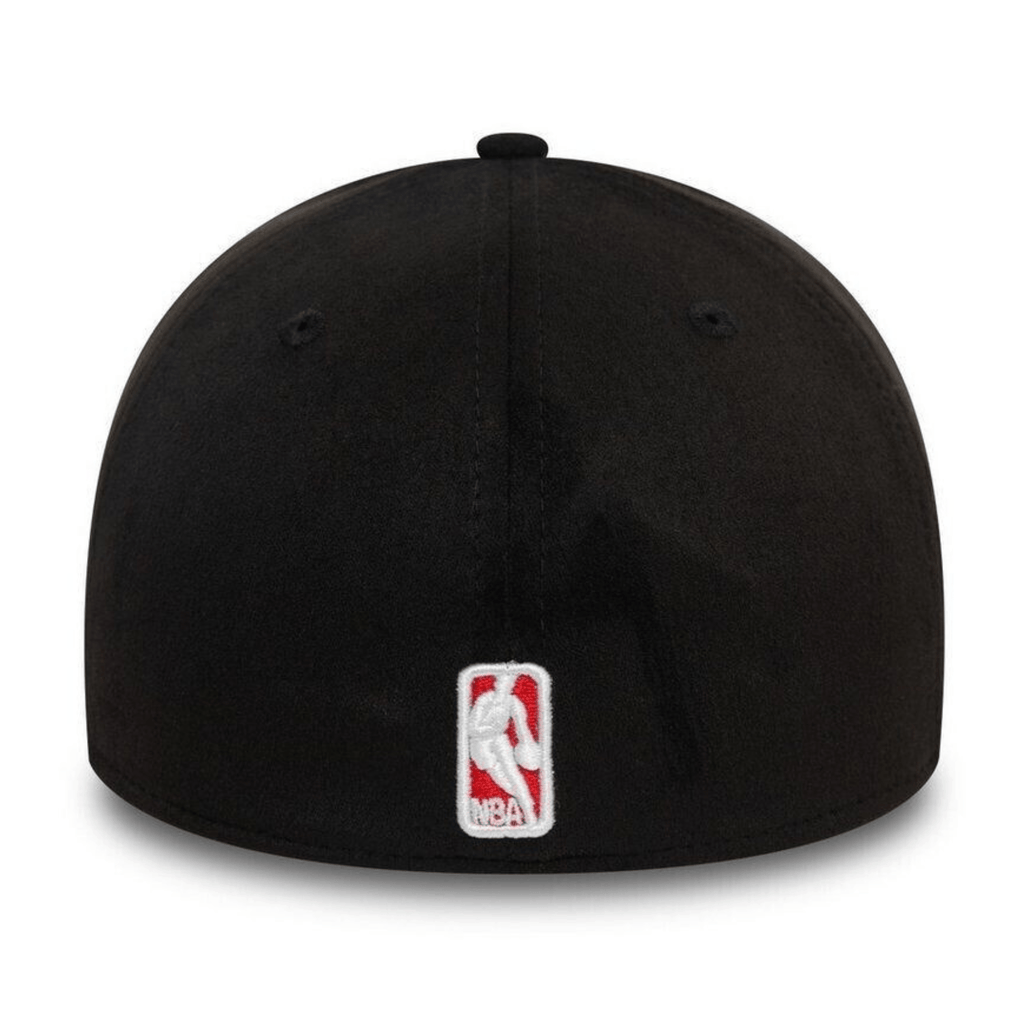 New Era Chicago Bulls Faux Suede Black 39THIRTY Stretch Fit Cap‏ - Cap On