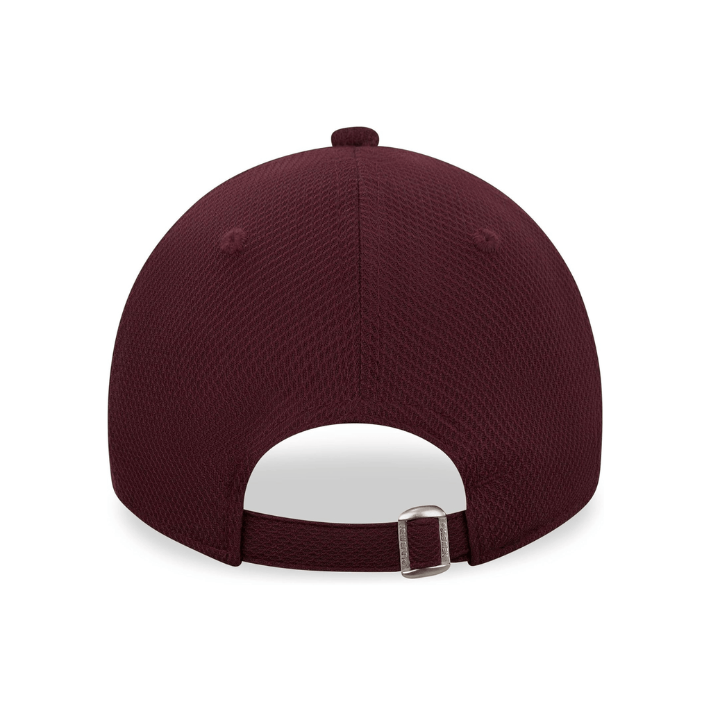 New Era New York Yankees 9FORTY Diamond Burgundy Adjustable Cap League Essential - Cap On