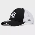 New Era 9Forty New York Yankees Trucker Cap