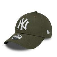 New Era New York Yankees Womens League Essential Green 9FORTY Adjustable Cap - Cap On