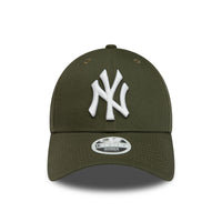 New Era New York Yankees Womens League Essential Green 9FORTY Adjustable Cap - Cap On