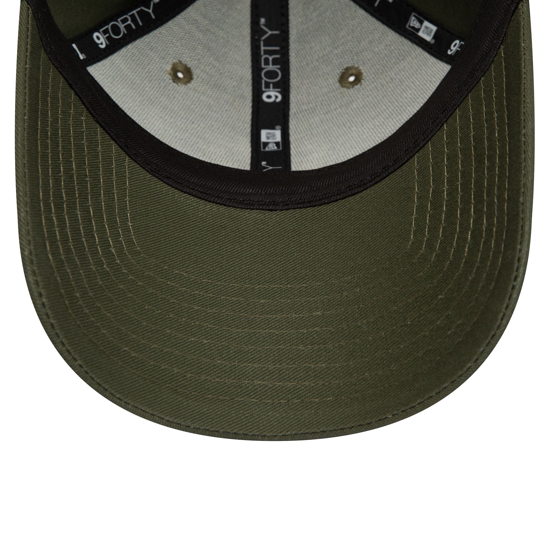 New Era New York Yankees Womens League Essential Green 9FORTY Adjustable Cap - Cap On