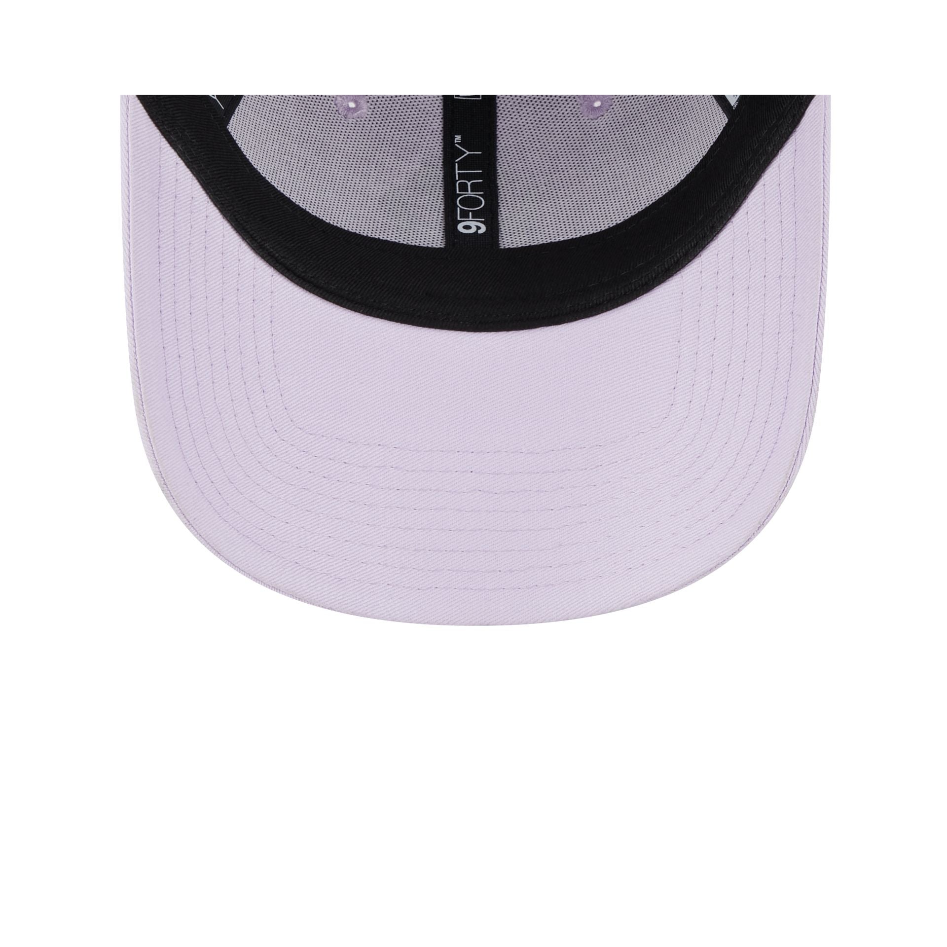 New Era New York Yankees Womens League Essential Lilac 9FORTY Adjustable Cap - Cap On