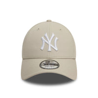New Era New York Yankees League Essential Stone 9FORTY Adjustable Cap - Cap On