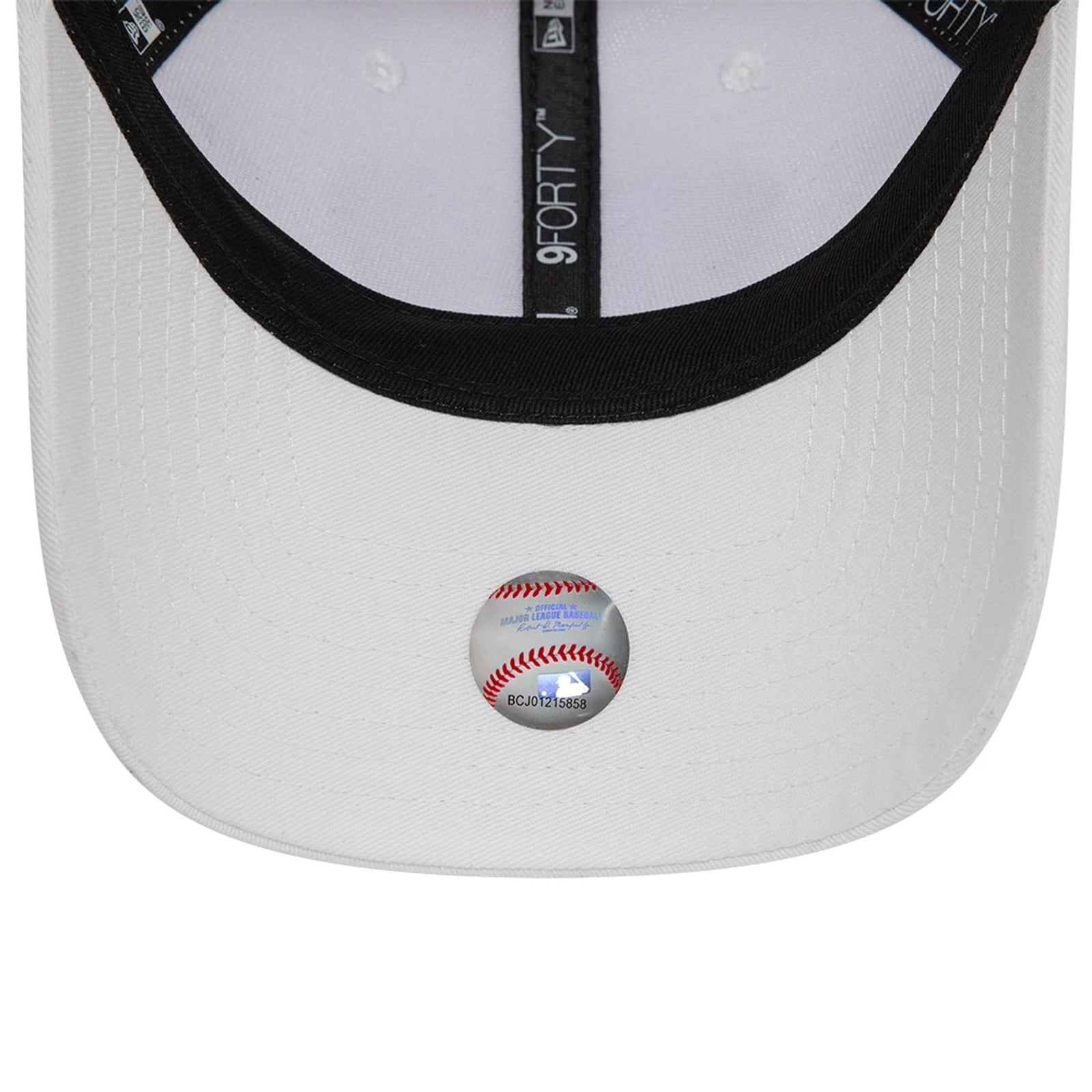 New Era LA Dodgers League Essential White 9FORTY Adjustable Cap - Cap On