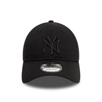 New Era New York Yankees League Essential Black On Black 9TWENTY Adjustable Cap - Cap On