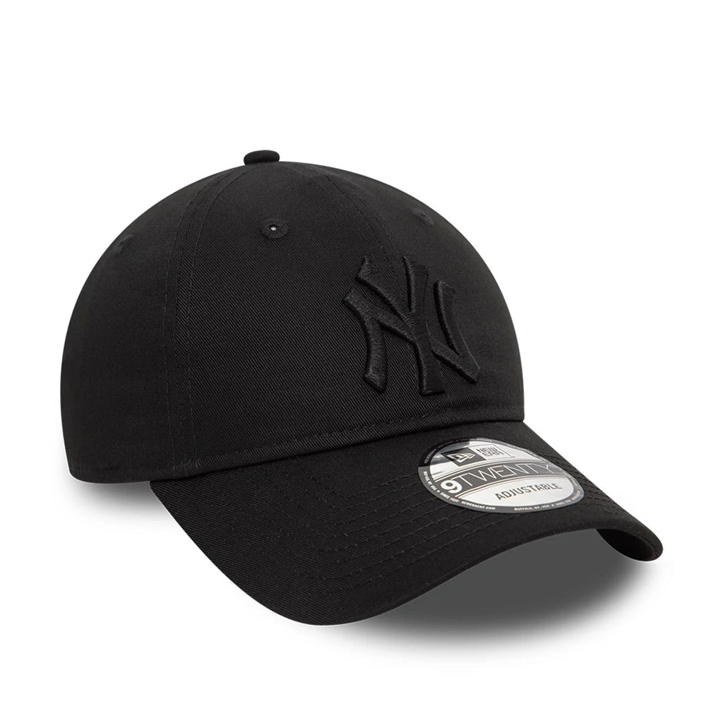 New Era New York Yankees League Essential Black On Black 9TWENTY Adjustable Cap - Cap On