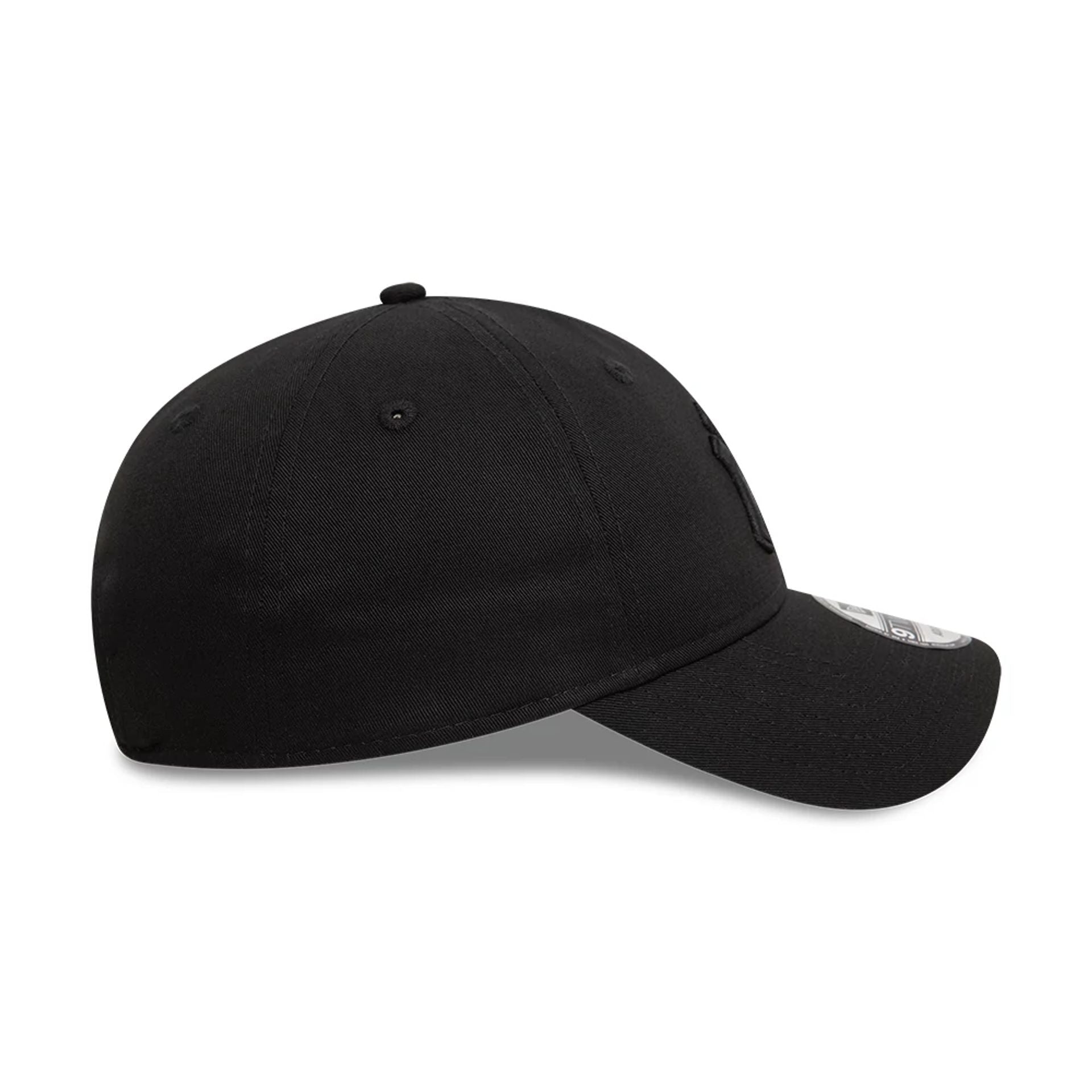 New Era New York Yankees League Essential Black On Black 9TWENTY Adjustable Cap - Cap On