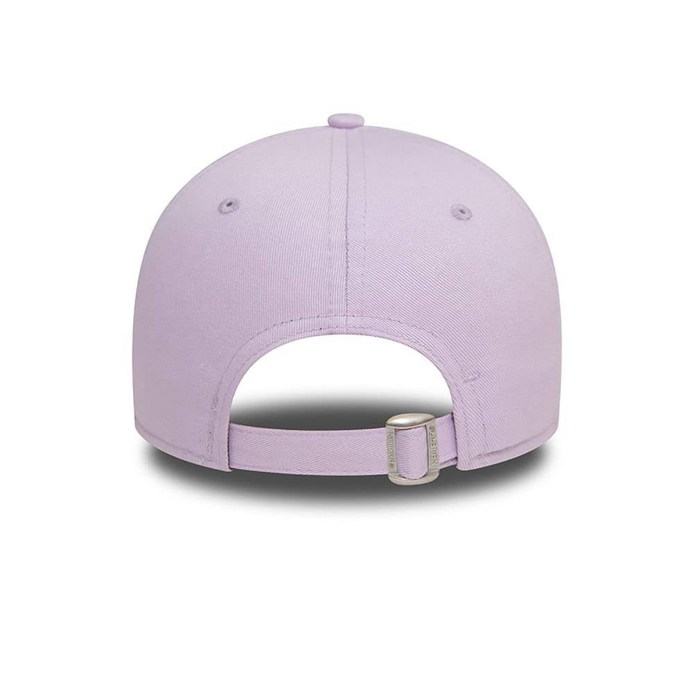 New York Yankees Essential Womens Purple 9FORTY Cap - Cap On