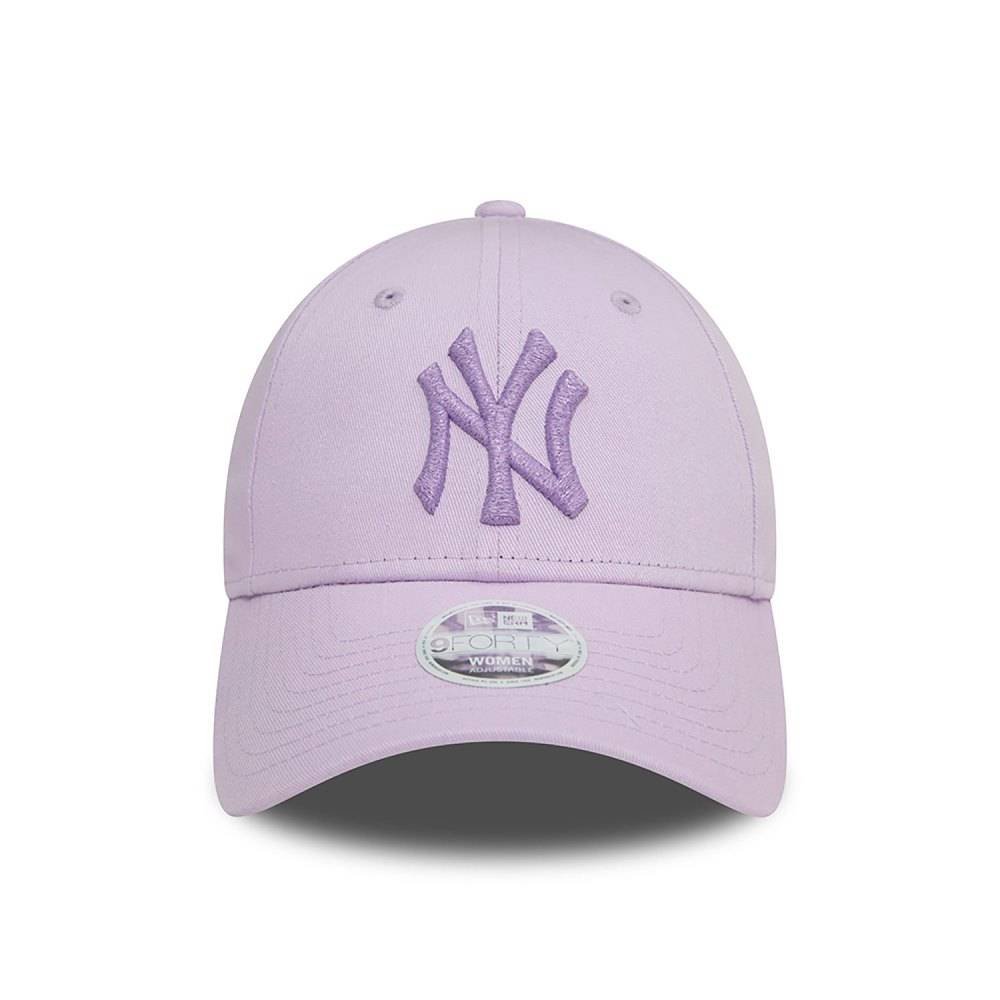 New York Yankees Essential Womens Purple 9FORTY Cap - Cap On