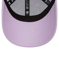 New York Yankees Essential Womens Purple 9FORTY Cap - Cap On