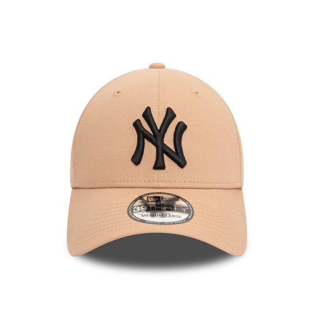 New Era New York Yankees League Essential Beige 39THIRTY Stretch Fit Cap - Cap On