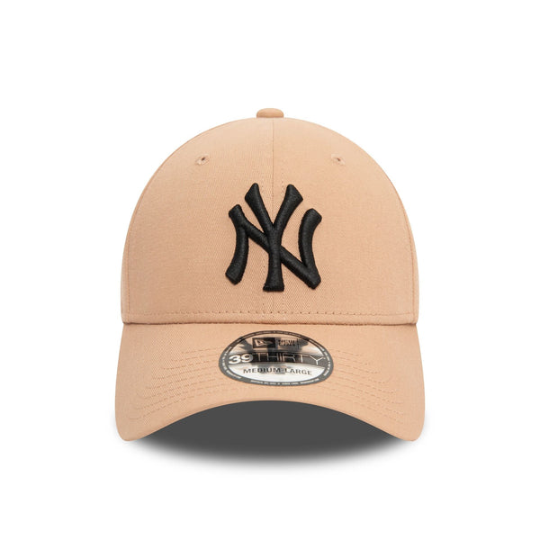 New Era New York Yankees League Essential Beige 39THIRTY Stretch Fit Cap - Cap On