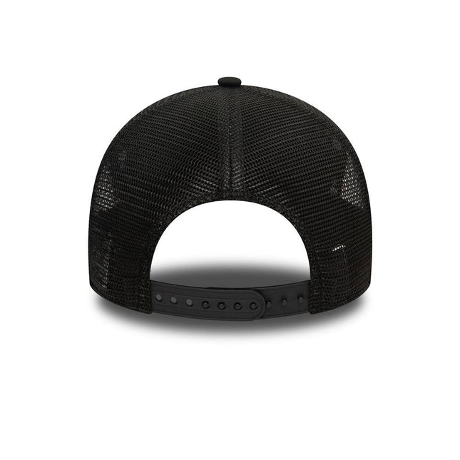 New Era Metallic Chicago Bulls Trucker Cap - Cap On