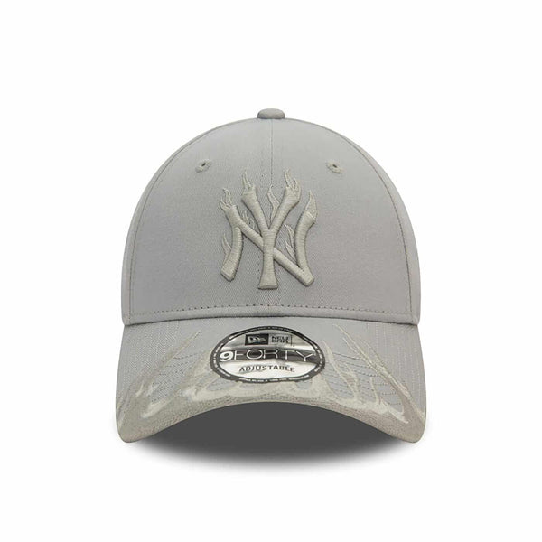 New Era 9FORTY New York Yankees Cap Fire - Cap On