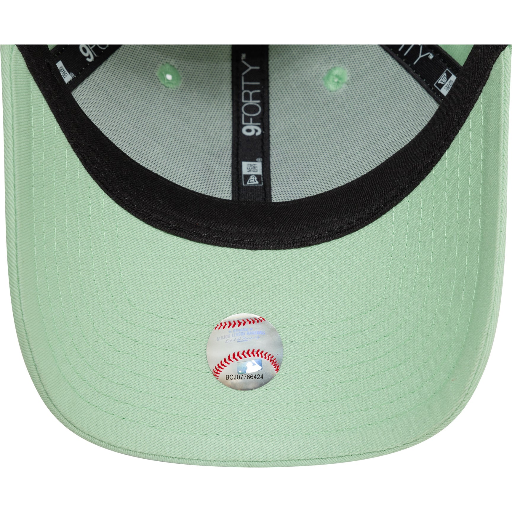 New Era New York Yankees 9FORTY Womens League Essential Mint Cap - Cap On