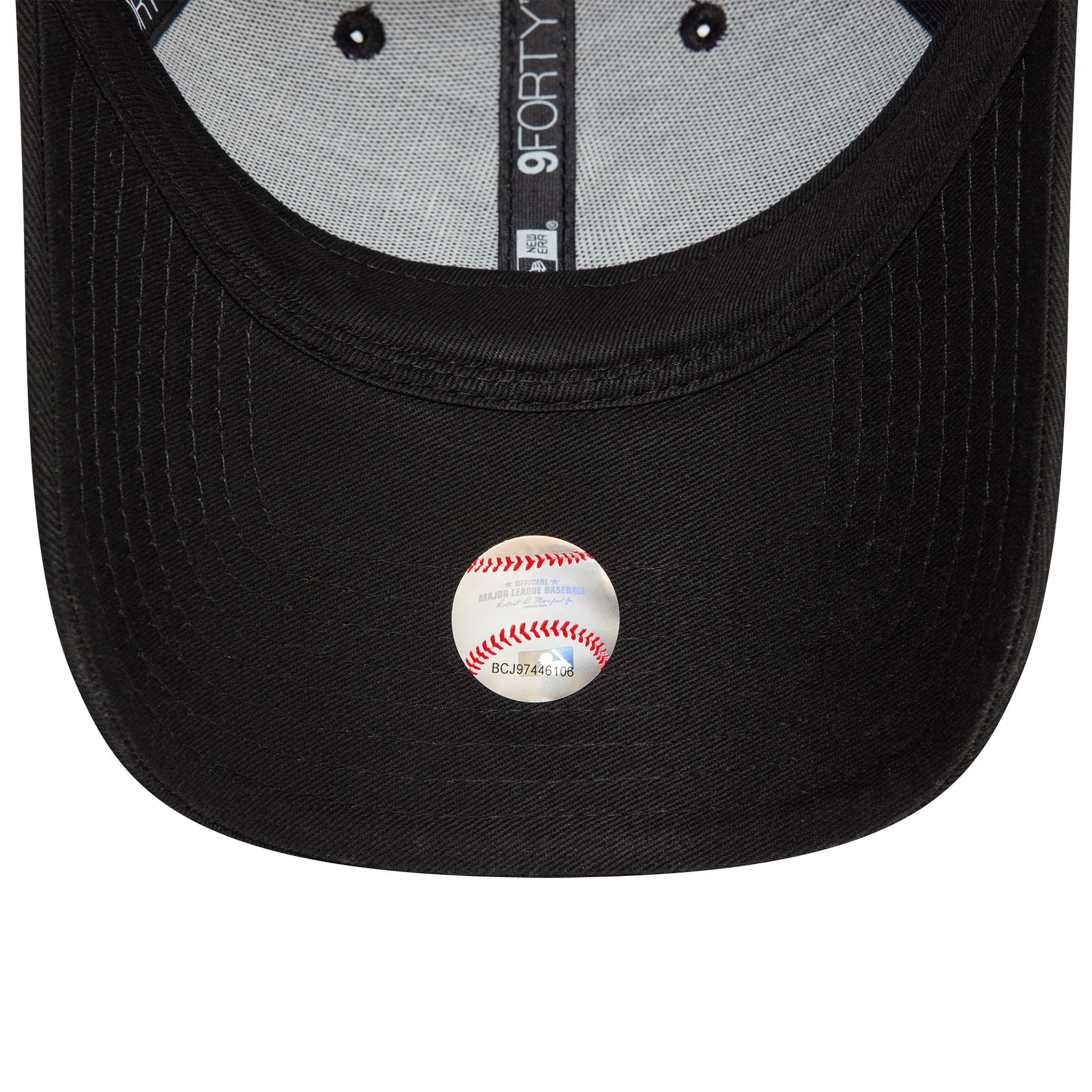 New Era New York Yankees Womens Icon Black 9FORTY Adjustable Cap - Cap On