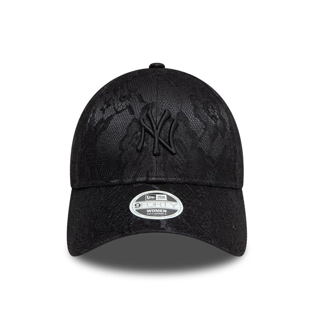 New Era New York Yankees Womens Lace Black 9FORTY Adjustable Cap - Cap On