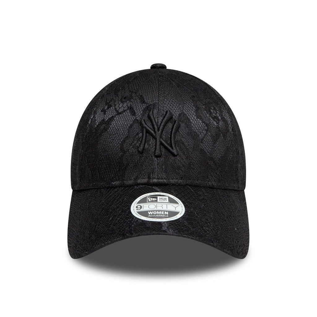 New Era New York Yankees Womens Lace Black 9FORTY Adjustable Cap - Cap On