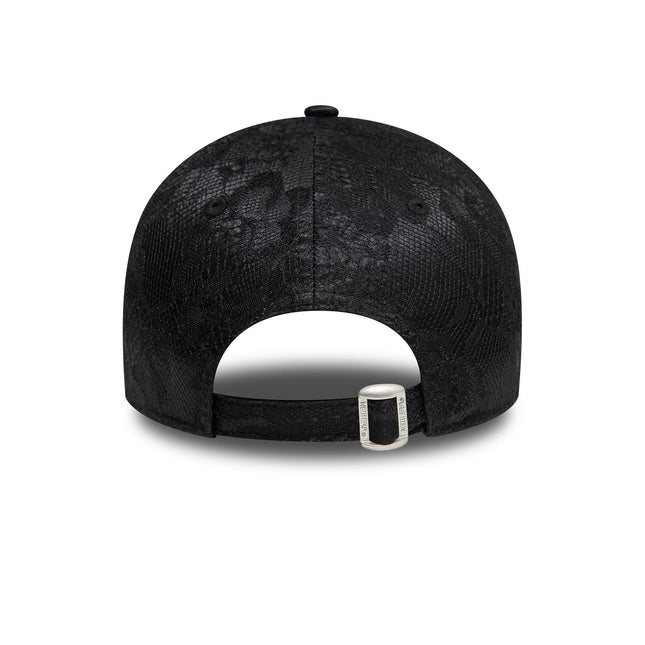 New Era New York Yankees Womens Lace Black 9FORTY Adjustable Cap - Cap On
