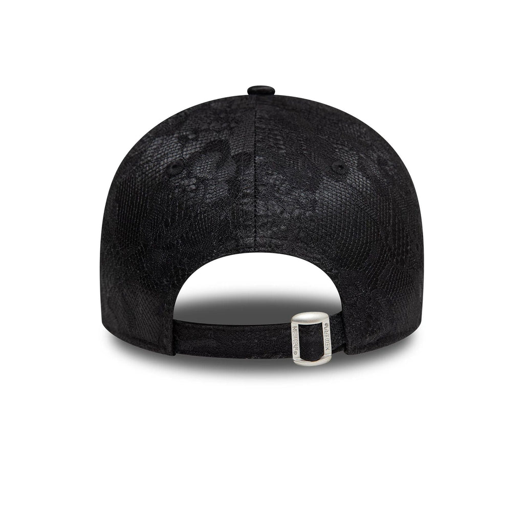New Era New York Yankees Womens Lace Black 9FORTY Adjustable Cap - Cap On