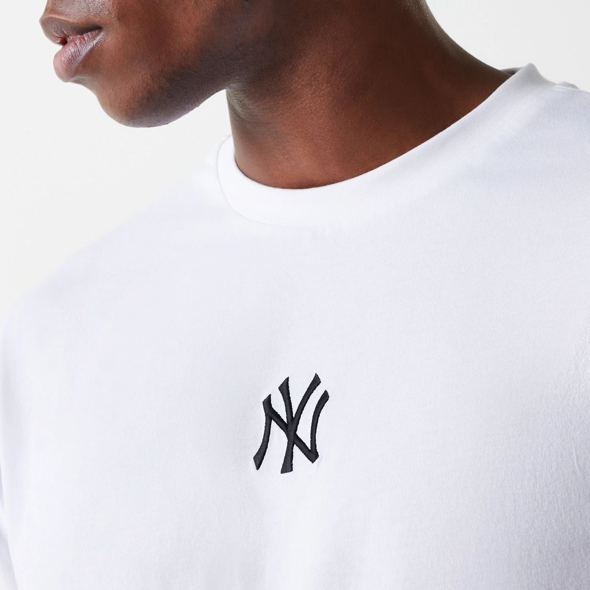 New Era New York Yankees MLB League Essential White Oversized T-Shirt