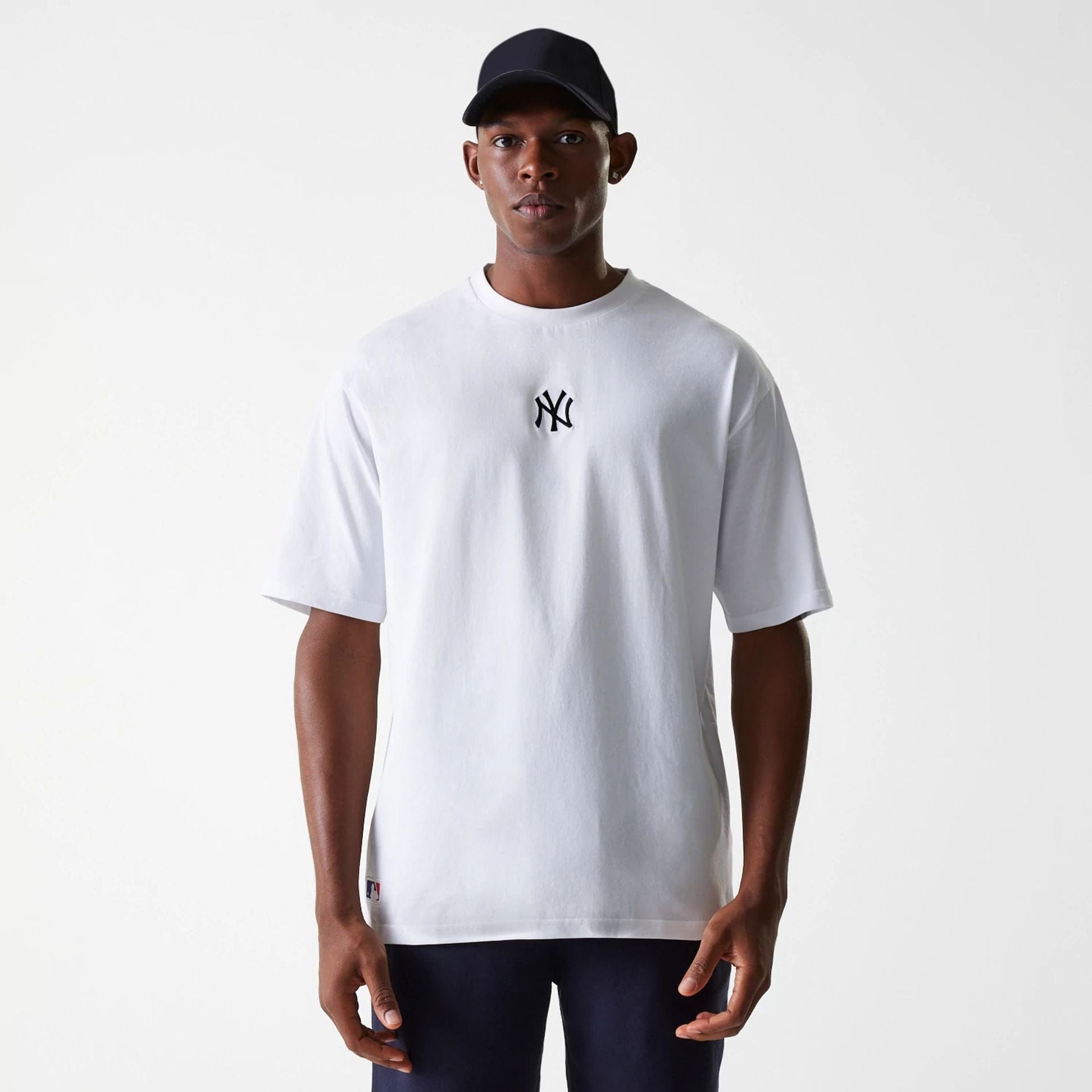 New Era New York Yankees MLB League Essential White Oversized T-Shirt