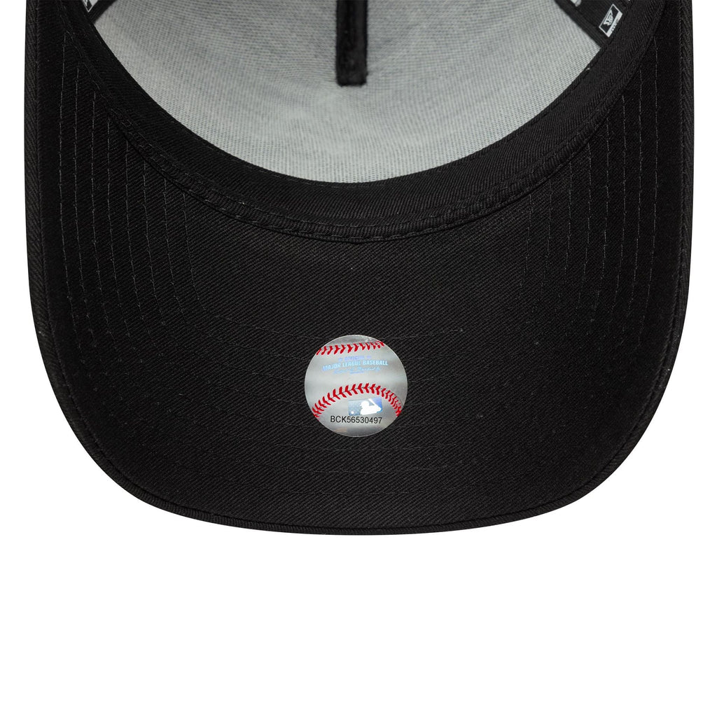 New Era New York Yankees MLB League Essential Black A-Frame Trucker