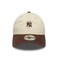 New Era New York Yankees MLB Mini Logo Dark Brown 9TWENTY Adjustable Cap