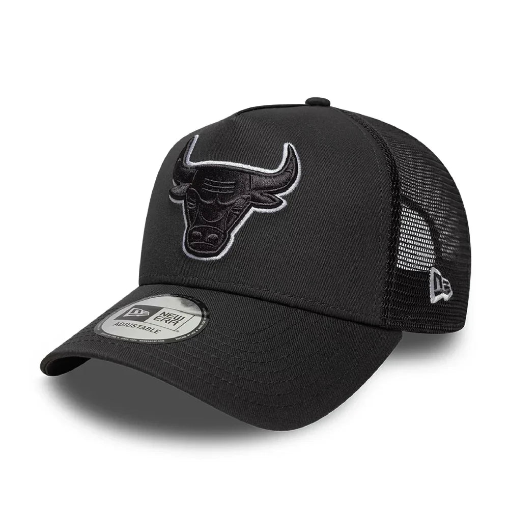 New Era Chicago Bulls NBA Outline Charcoal 9FORTY E-Frame Trucker Cap
