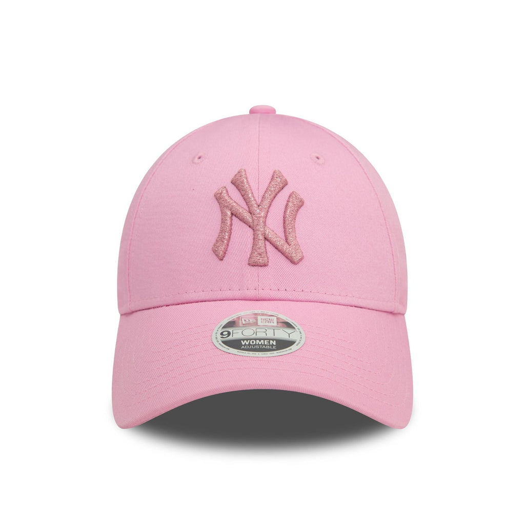 New York Yankees Essential Womens Pink 9FORTY Cap - Cap On