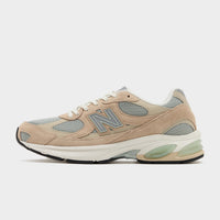 Beige New Balance 2010