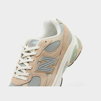 Beige New Balance 2010