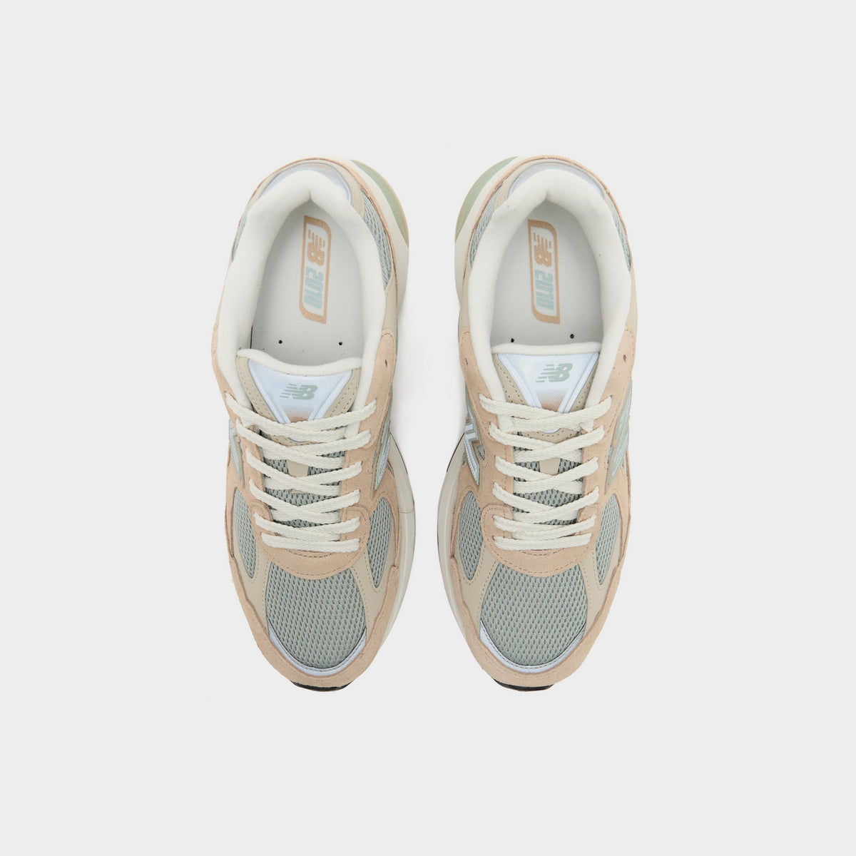 Beige New Balance 2010