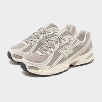 New Balance 740